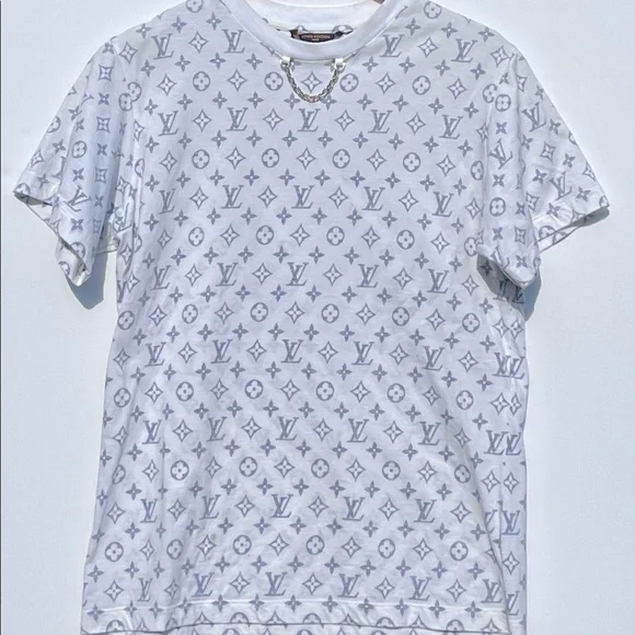 ま*ん様 LOUIS VUITTON ホワイト Tシャツ　サイズL ま*ん様 LOUIS VUITTON ホワイト Tシャツ サイズL LOUIS VUITTON